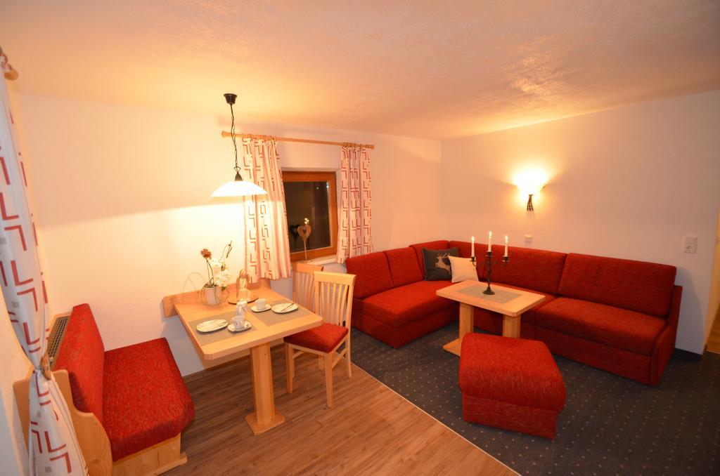 Haus Almfriede Lägenhet Leutasch Rum bild