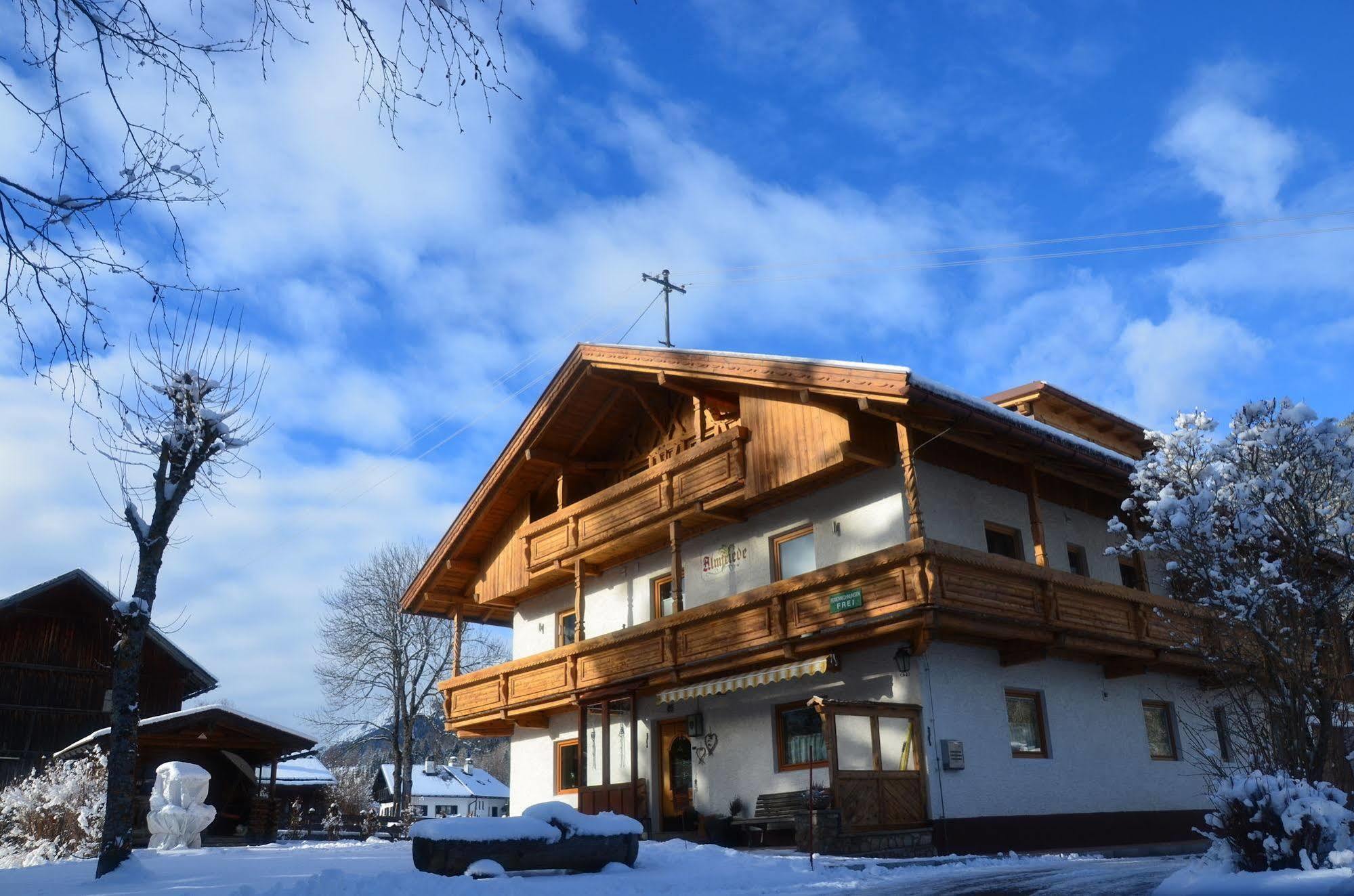 Haus Almfriede Lägenhet Leutasch Exteriör bild