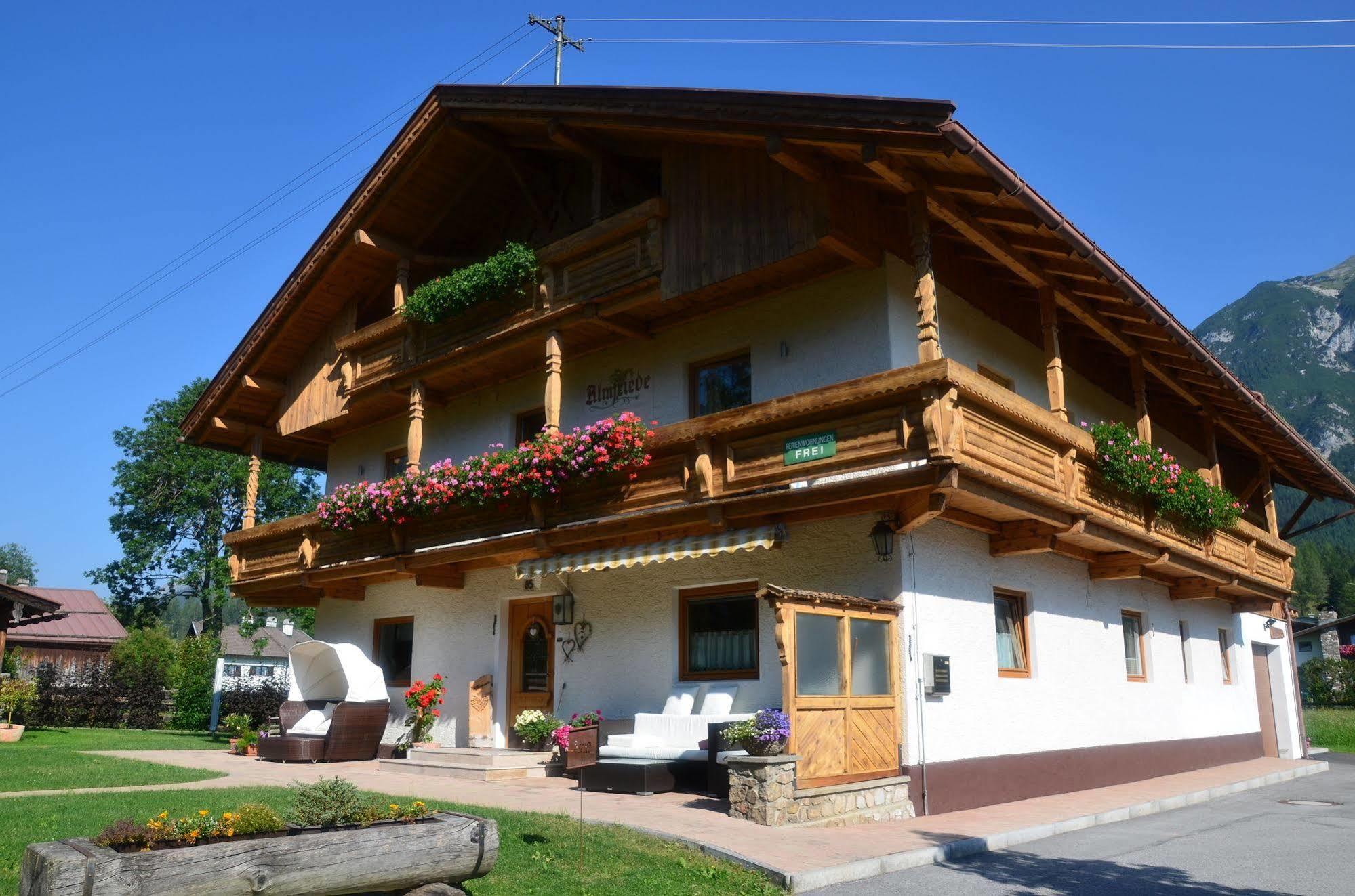 Haus Almfriede Lägenhet Leutasch Exteriör bild